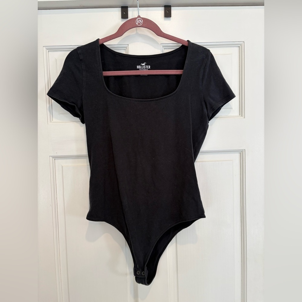 Hollister Black Capped Sleeve Bodysuit